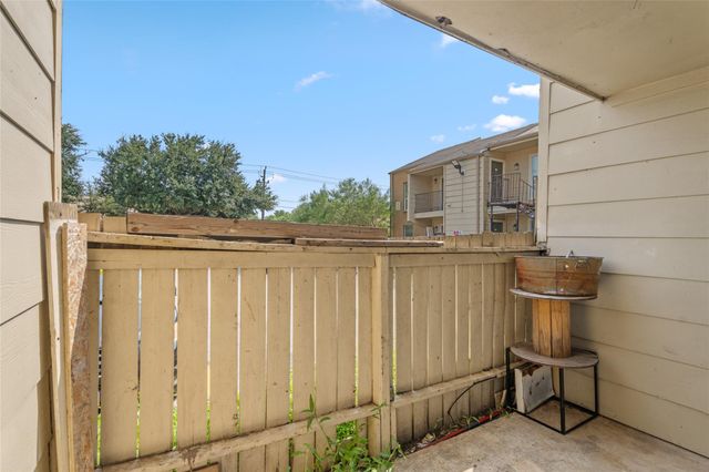 8100 Creekbend Drive 131, Houston, TX 77071