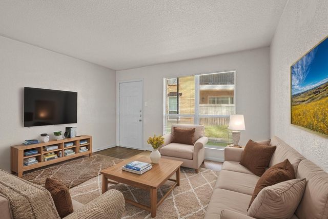 8100 Creekbend Drive 131, Houston, TX 77071