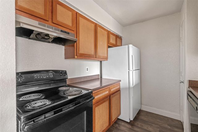 8100 Creekbend Drive 131, Houston, TX 77071