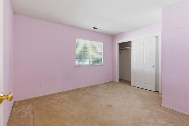 442 Hummingbird Dr, Lodi, CA 95240