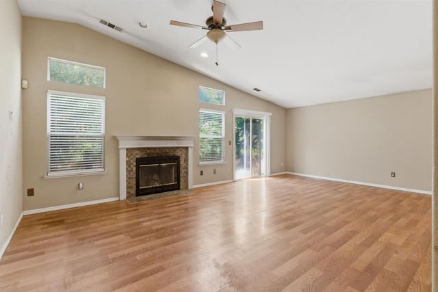 442 Hummingbird Dr, Lodi, CA 95240