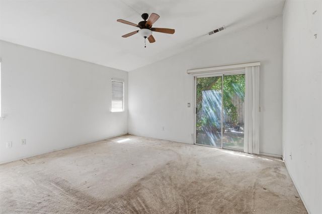 442 Hummingbird Dr, Lodi, CA 95240