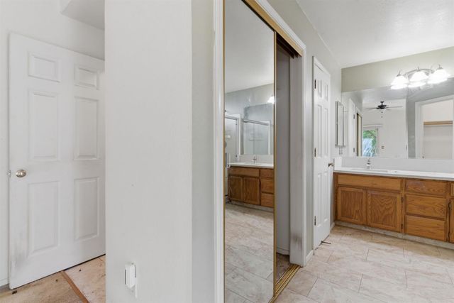 442 Hummingbird Dr, Lodi, CA 95240