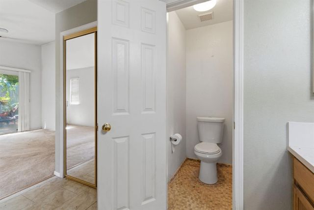 442 Hummingbird Dr, Lodi, CA 95240