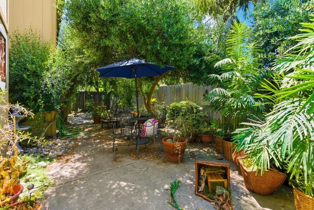 442 Hummingbird Dr, Lodi, CA 95240