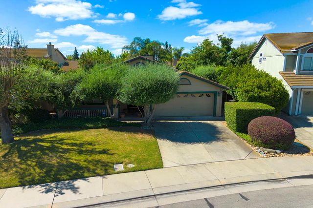 442 Hummingbird Dr, Lodi, CA 95240