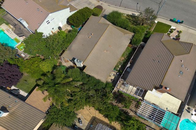 442 Hummingbird Dr, Lodi, CA 95240