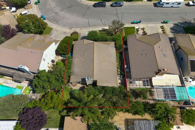 442 Hummingbird Dr, Lodi, CA 95240