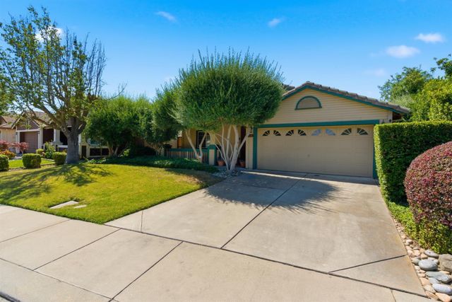 442 Hummingbird Dr, Lodi, CA 95240