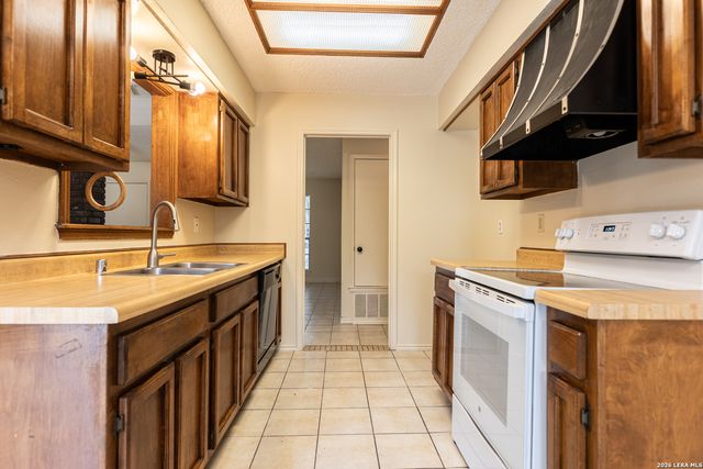 7750 crooked road, San Antonio, TX 78254