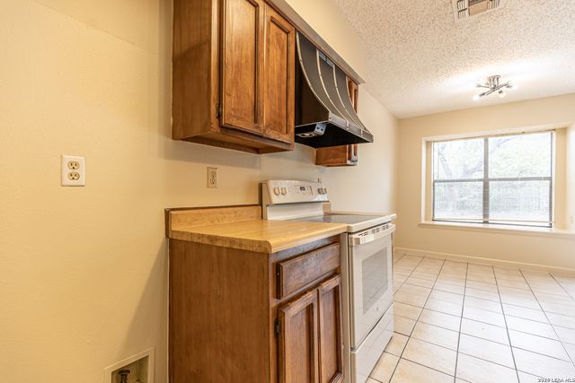 7750 crooked road, San Antonio, TX 78254