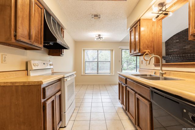 7750 crooked road, San Antonio, TX 78254