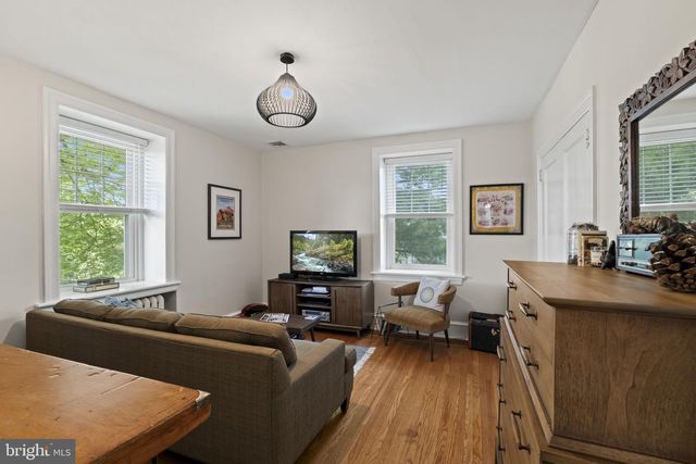 341 MEETINGHOUSE RD, Jenkintown, PA 19046