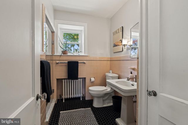 341 MEETINGHOUSE RD, Jenkintown, PA 19046