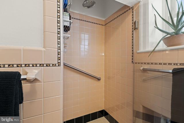 341 MEETINGHOUSE RD, Jenkintown, PA 19046