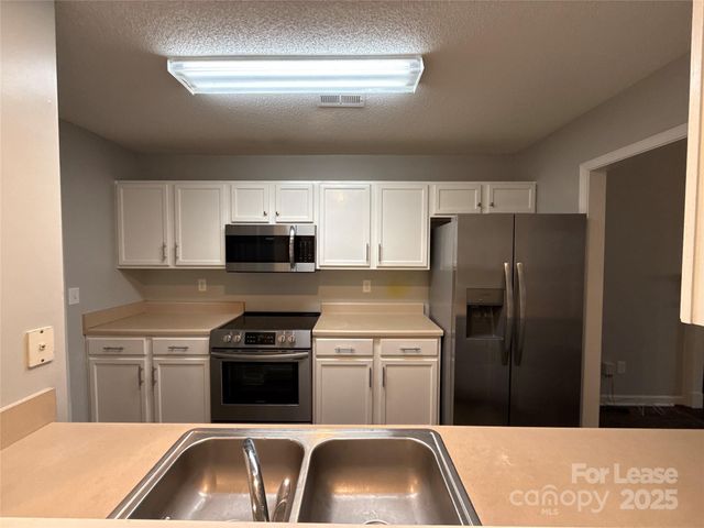 6018 Patric Alan Court, Charlotte, NC 28216