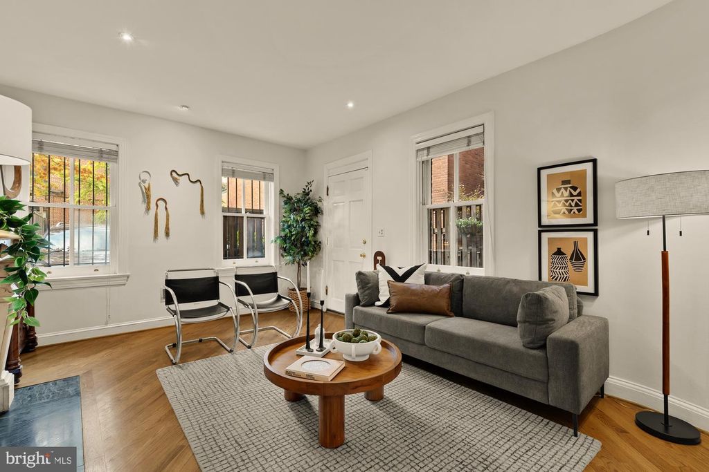 6 LOGAN CIR NW #2, Washington, DC 20005