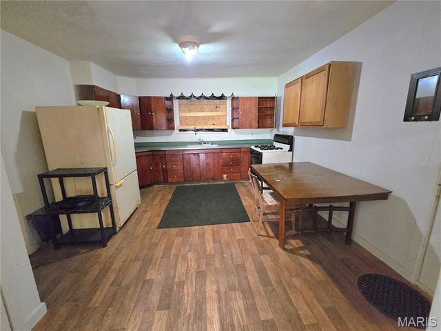 1206 Rixon, Alton, IL 62002