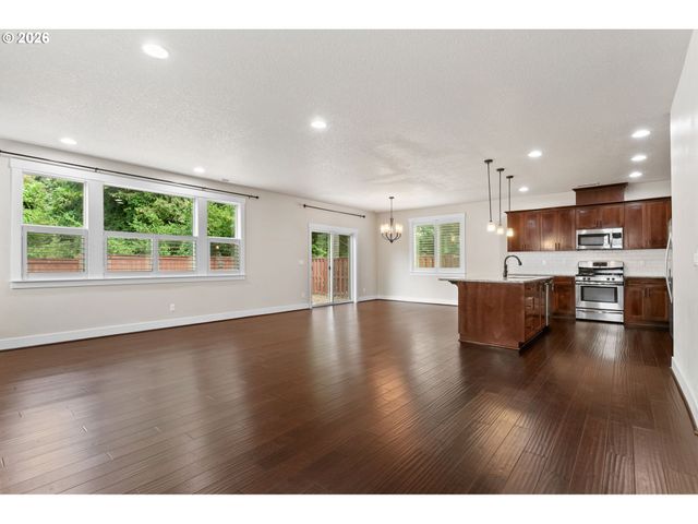 28635 GREENWAY Dr, Wilsonville, OR 97070