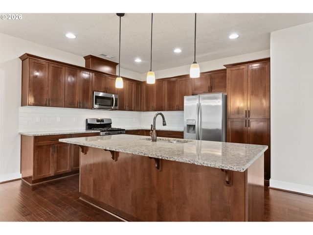 28635 GREENWAY Dr, Wilsonville, OR 97070