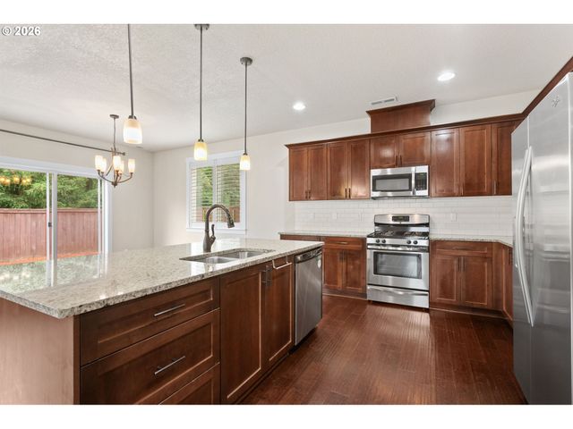 28635 GREENWAY Dr, Wilsonville, OR 97070