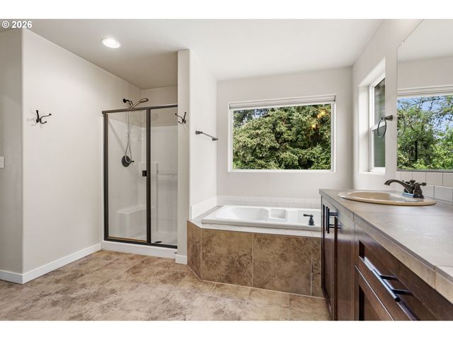 28635 GREENWAY Dr, Wilsonville, OR 97070