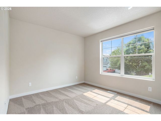 28635 GREENWAY Dr, Wilsonville, OR 97070