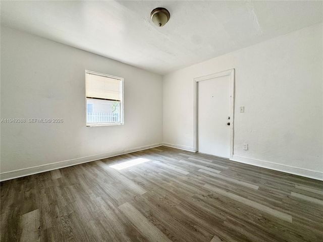 1130 NE 111th St, Biscayne Park, FL 33161