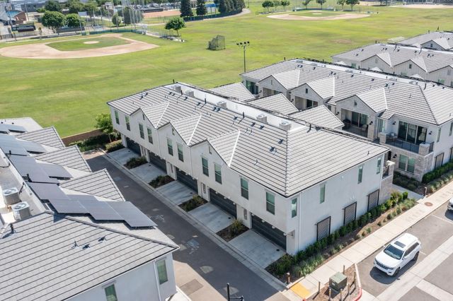 2783 E Tamarind Drive, Fresno, CA 93730