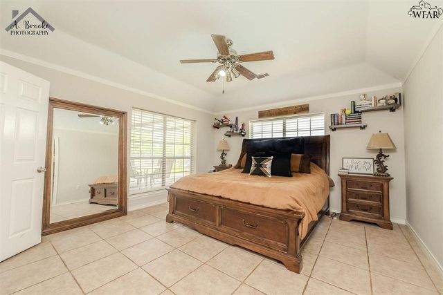 1216 E COMMERCE STREET, Henrietta, TX 76365