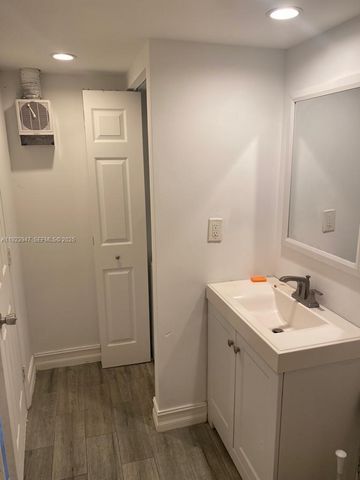 1089 N Benoist Farms Rd 107, West Palm Beach, FL 33411