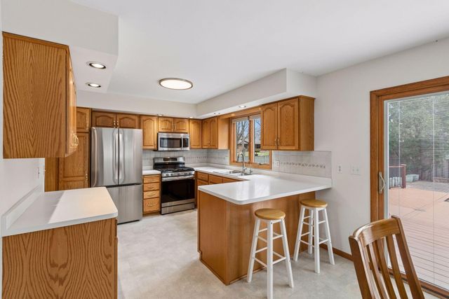 11513 Ravoux Avenue, Burnsville, MN 55337