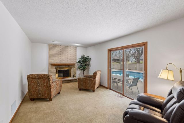 11513 Ravoux Avenue, Burnsville, MN 55337