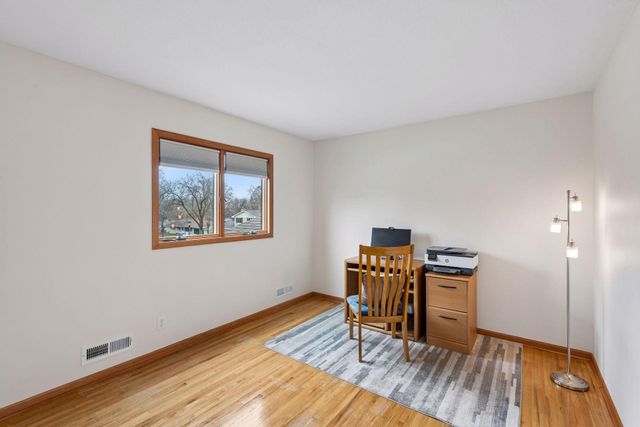 11513 Ravoux Avenue, Burnsville, MN 55337