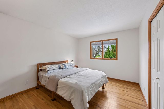 11513 Ravoux Avenue, Burnsville, MN 55337