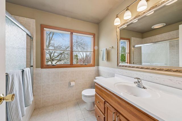 11513 Ravoux Avenue, Burnsville, MN 55337