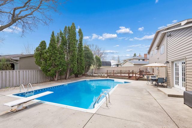 11513 Ravoux Avenue, Burnsville, MN 55337