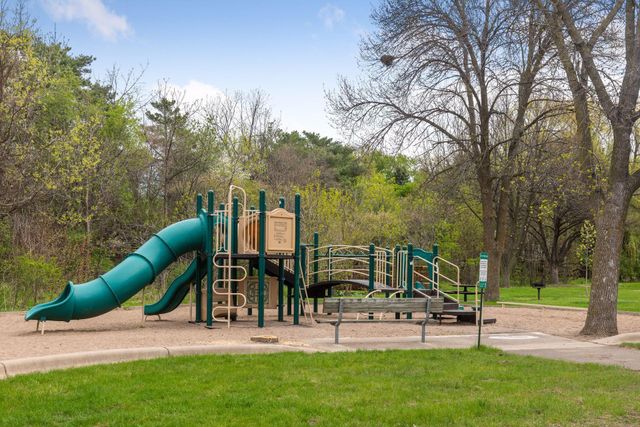 11513 Ravoux Avenue, Burnsville, MN 55337