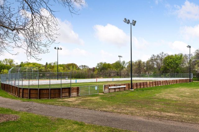 11513 Ravoux Avenue, Burnsville, MN 55337