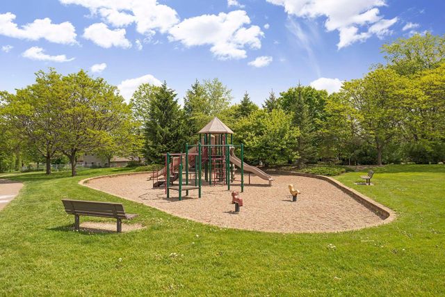 11513 Ravoux Avenue, Burnsville, MN 55337