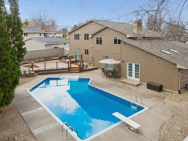 11513 Ravoux Avenue, Burnsville, MN 55337