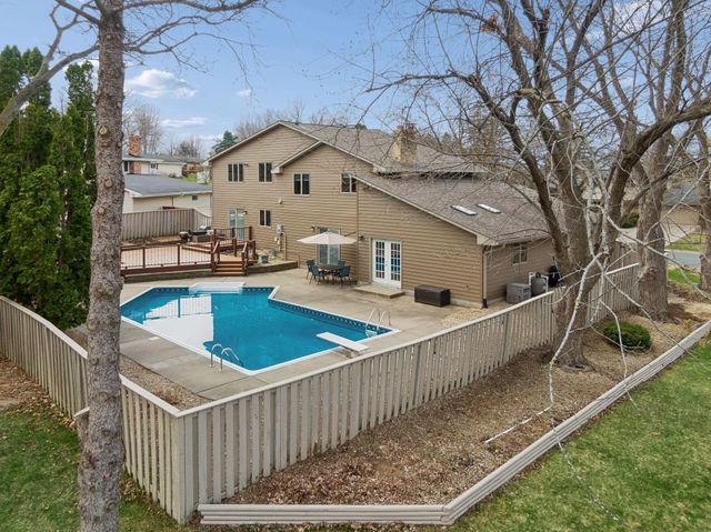 11513 Ravoux Avenue, Burnsville, MN 55337