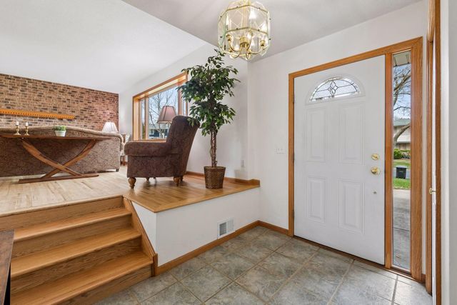 11513 Ravoux Avenue, Burnsville, MN 55337