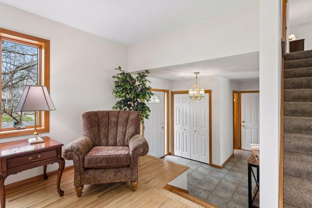 11513 Ravoux Avenue, Burnsville, MN 55337