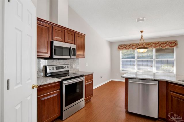 578 Batten Blvd, Pensacola, FL 32507