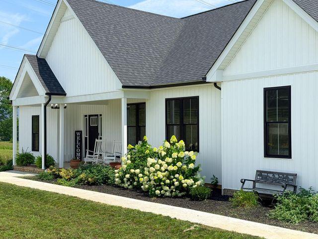 643 CATTLE SCALES RD, Waynesboro, VA 22980