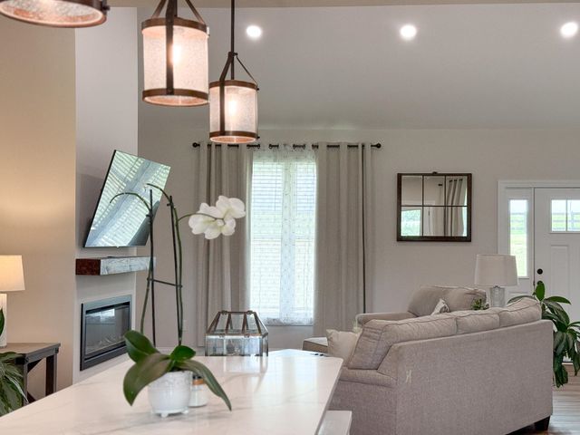 643 CATTLE SCALES RD, Waynesboro, VA 22980