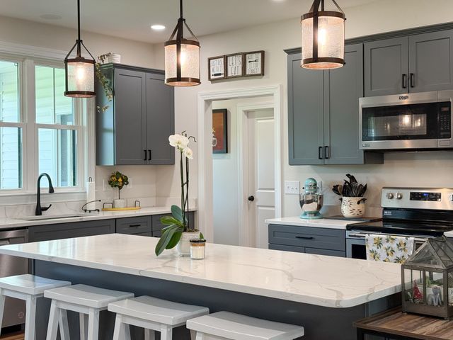 643 CATTLE SCALES RD, Waynesboro, VA 22980