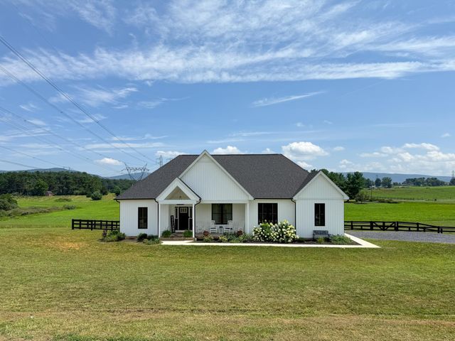 643 CATTLE SCALES RD, Waynesboro, VA 22980