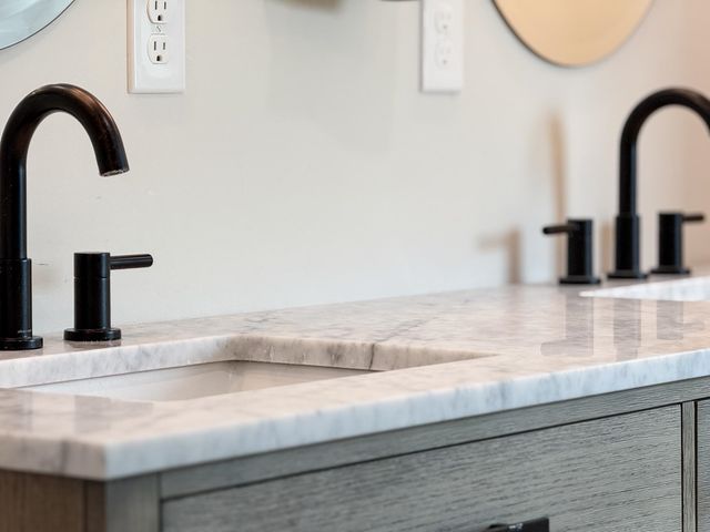 643 CATTLE SCALES RD, Waynesboro, VA 22980